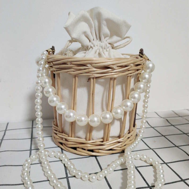 Women’s handbag with pearl chain Stornfield