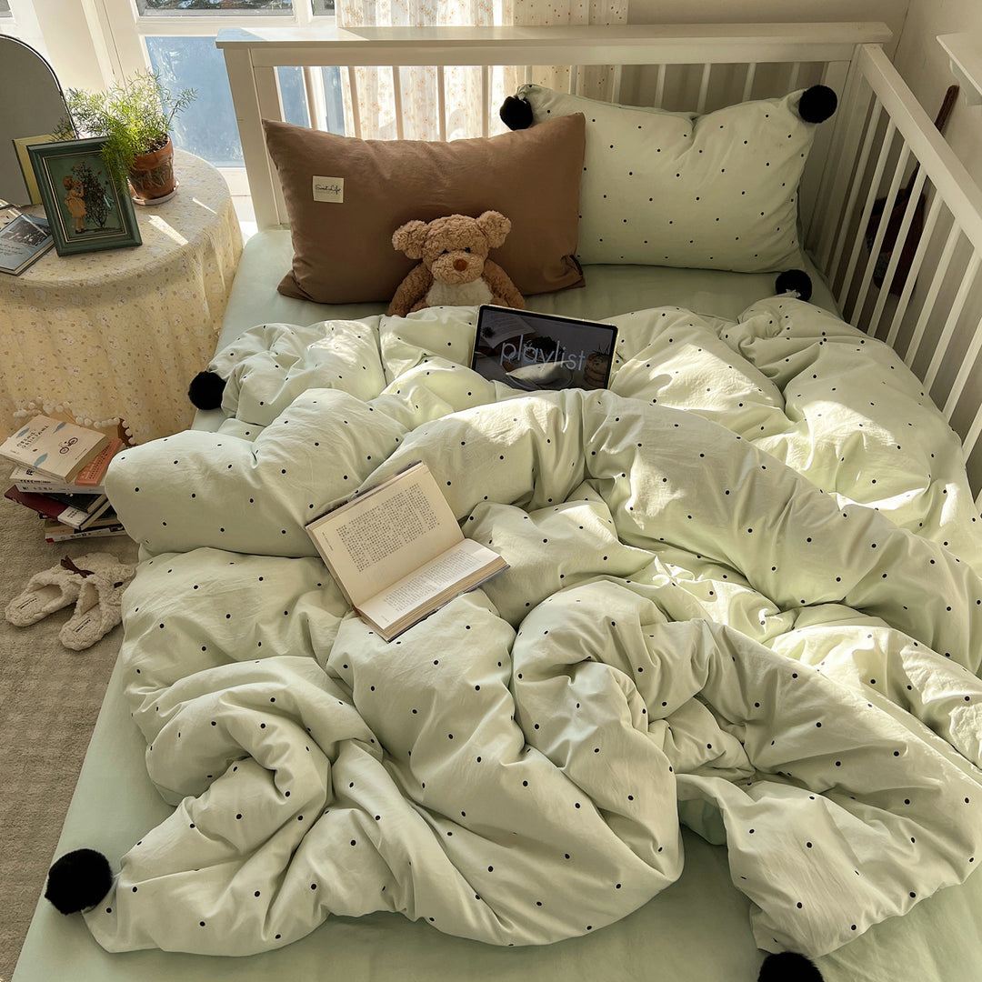 Cozy Dotted Comforter Set