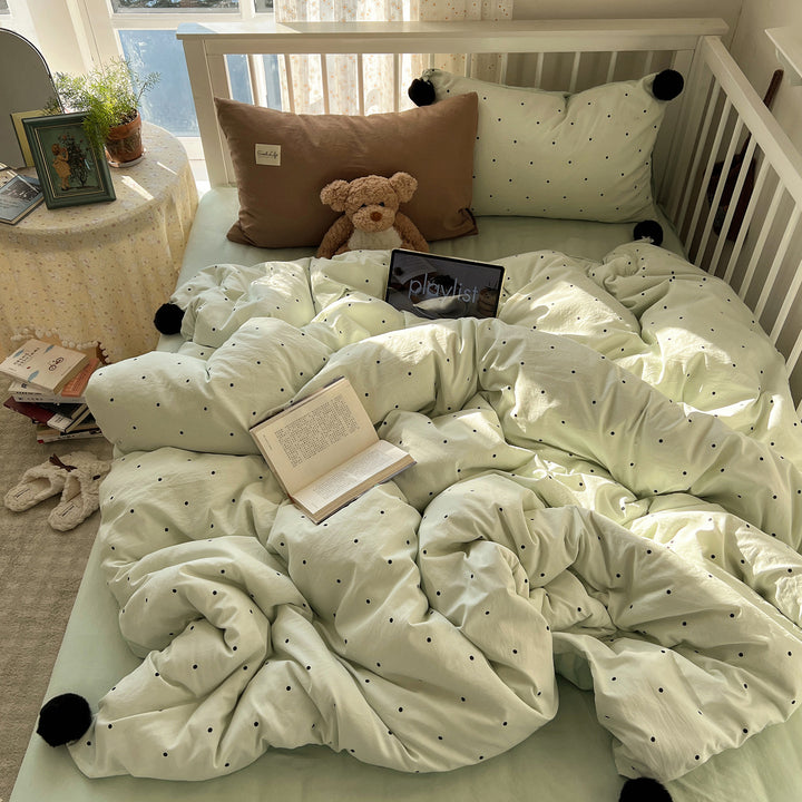 Cozy Dotted Comforter Set