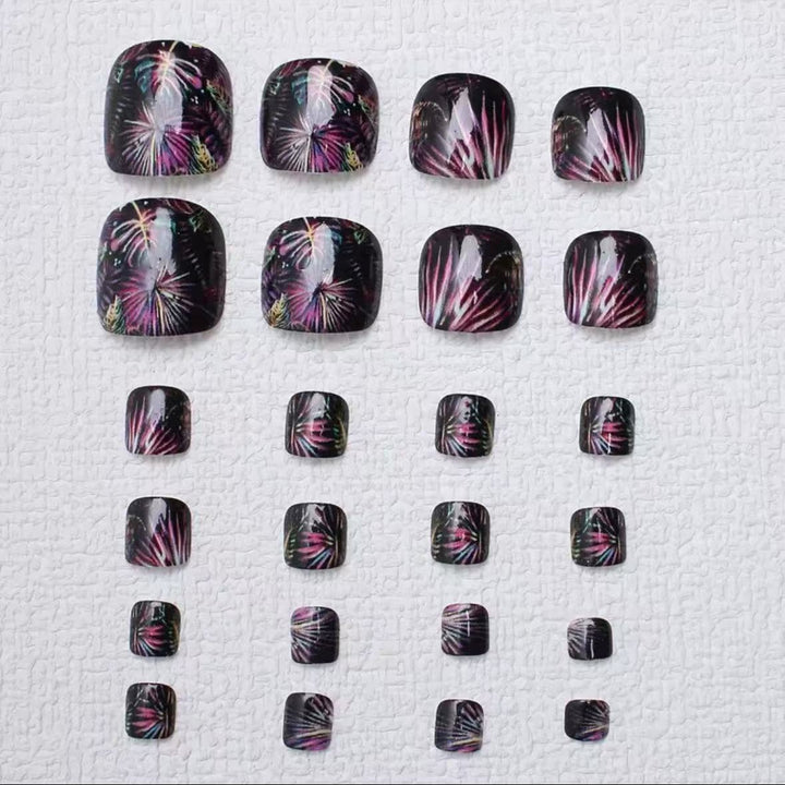 Nail art set with creative floral design Stornfield