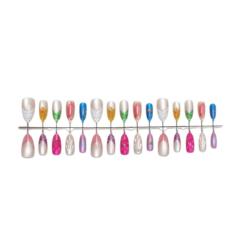 Nail Art Set with Floral and Glittering Accents Stornfield