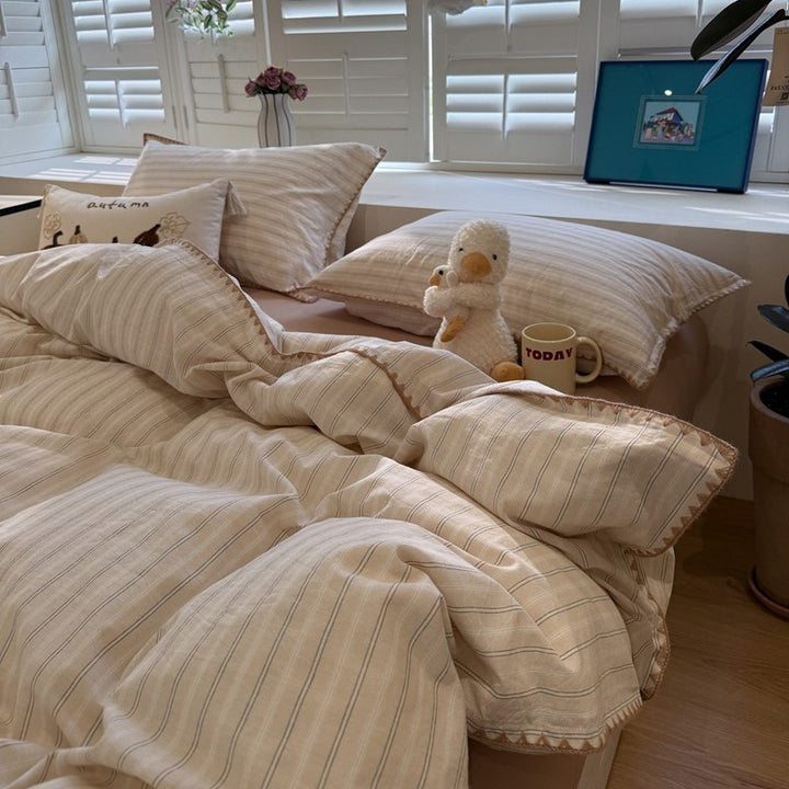 Lightweight Checkered Bedding Set