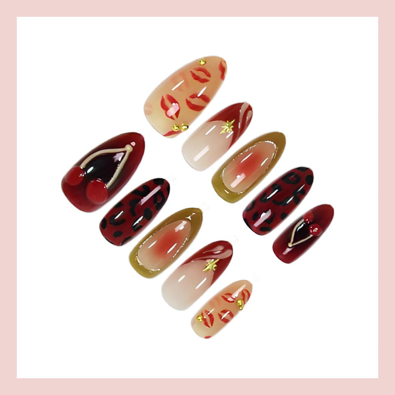 Artificial nails in an extravagant design Stornfield