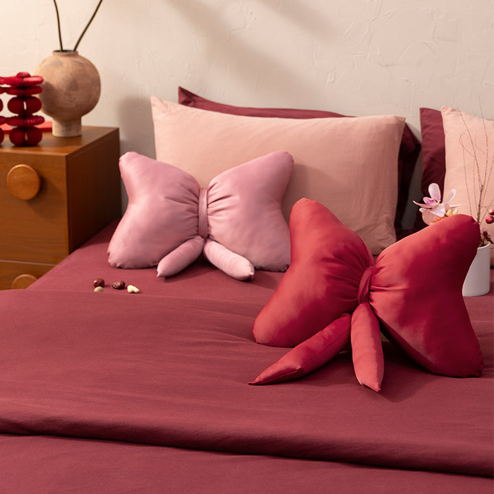 Bow-shaped luxury decorative pillow with soft polyester filling Stornfield