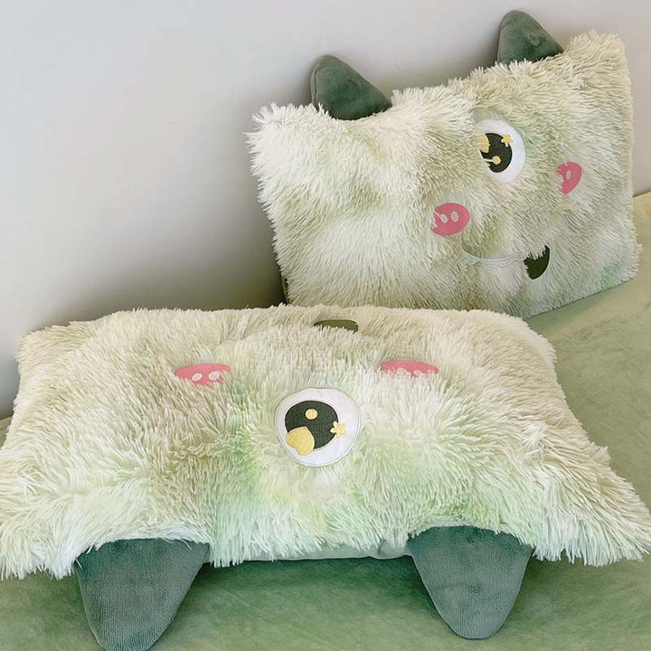 Cozy plush bedding set with 3D ears, heart-shaped eye appliqué, and extra soft microfiber fluff