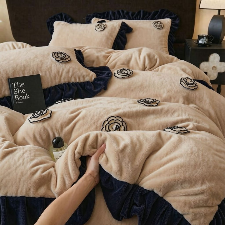 Elegant Floral Motif Plush Blanket