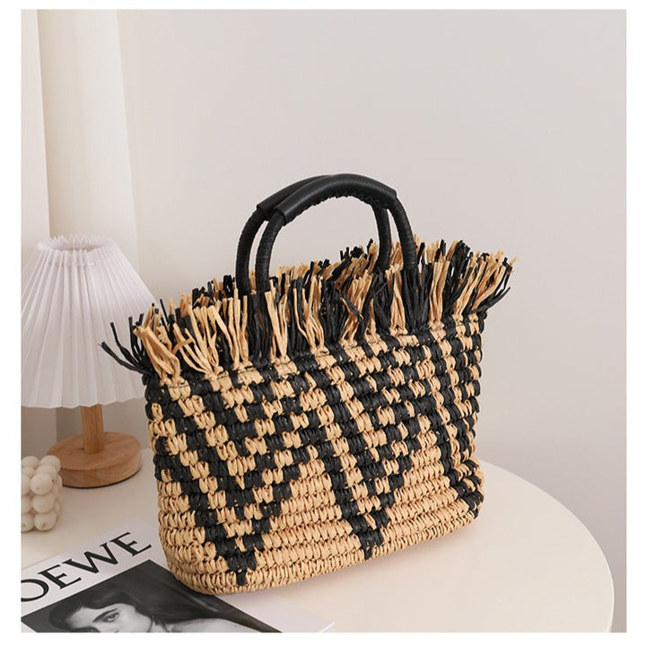 Stylish straw bag with eye-catching pattern Stornfield