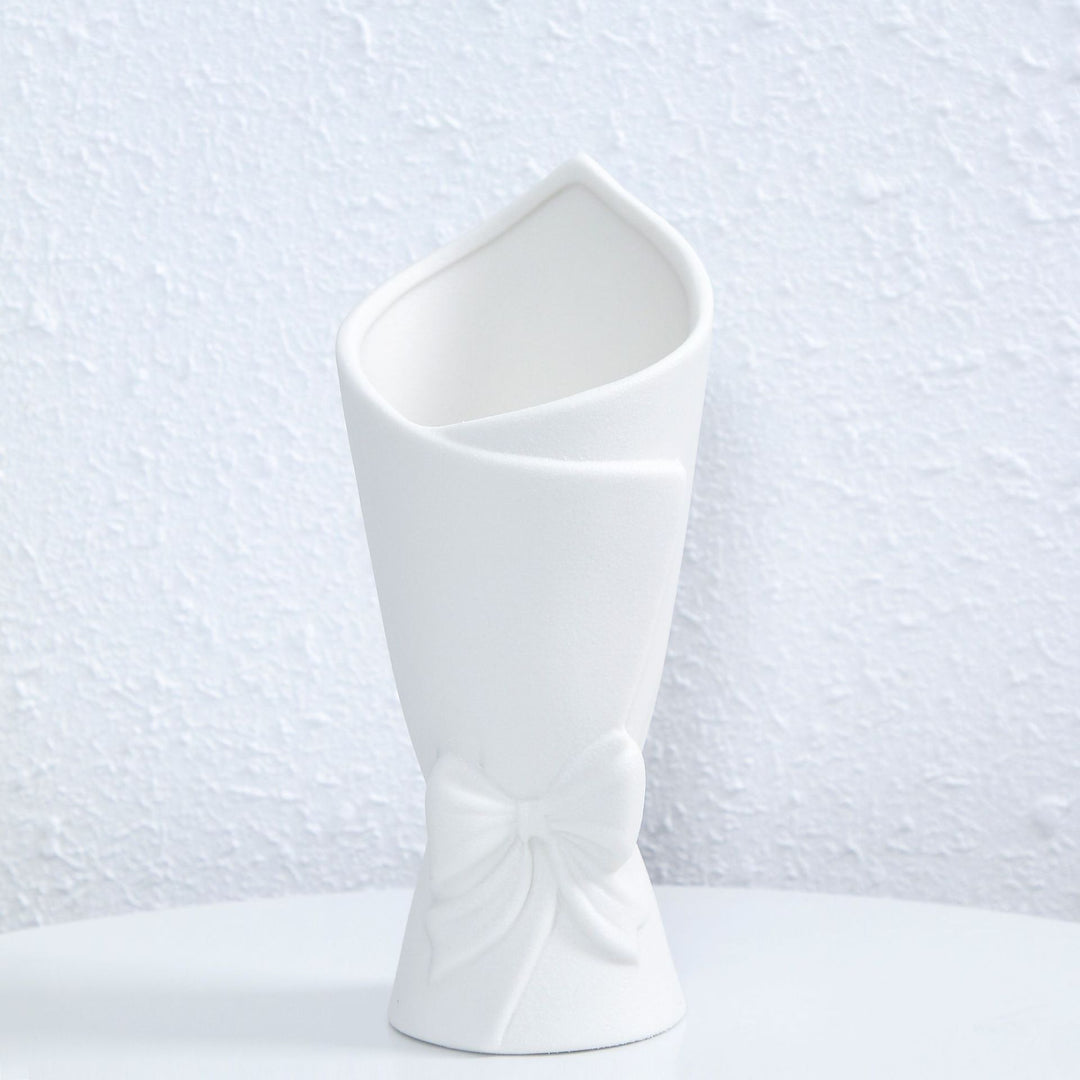 Decorative Bow Vase Stornfeild
