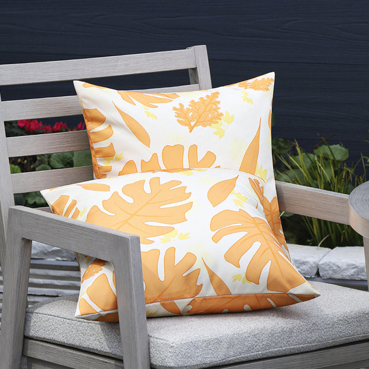 Square outdoor cushion cover made of water-repellent polyester with tropical Monstera print Stornfield