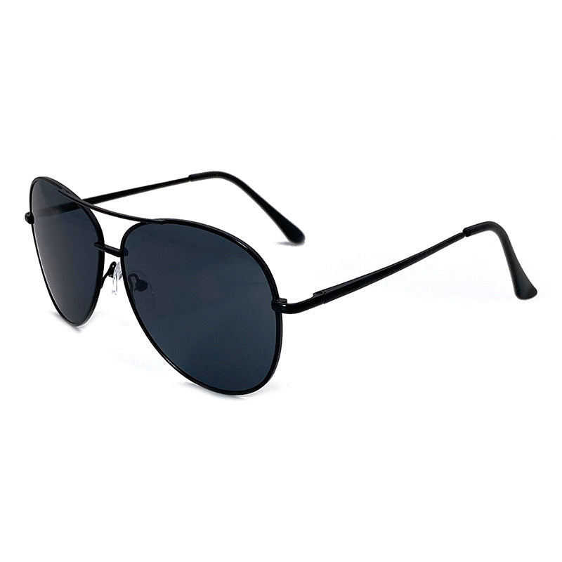 Sunglasses in Modern Pilot Style Stornfield