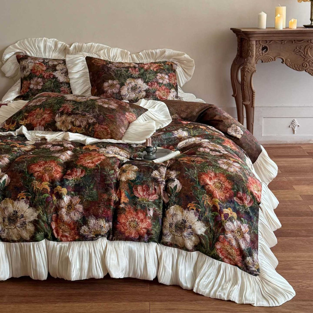 Luxurious cotton bedding set with ruffle and vintage floral motif