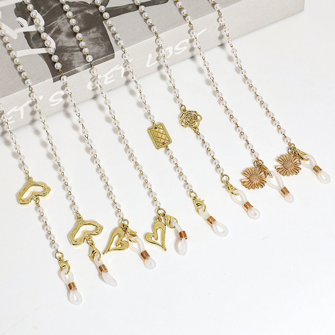 Heart-Shaped Beaded Eyewear Chain Stornfield