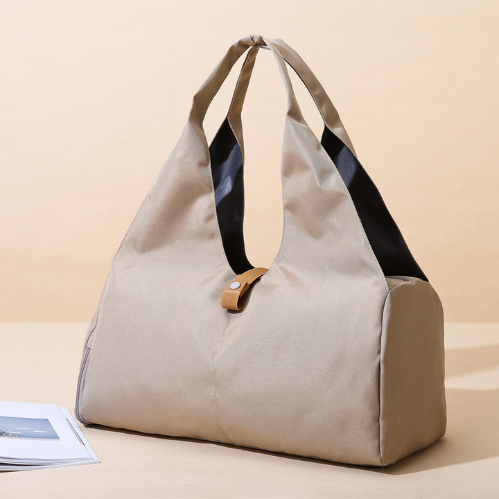 Comfortable tote bag with innovative shape and adjustable carrying handle Stornfield