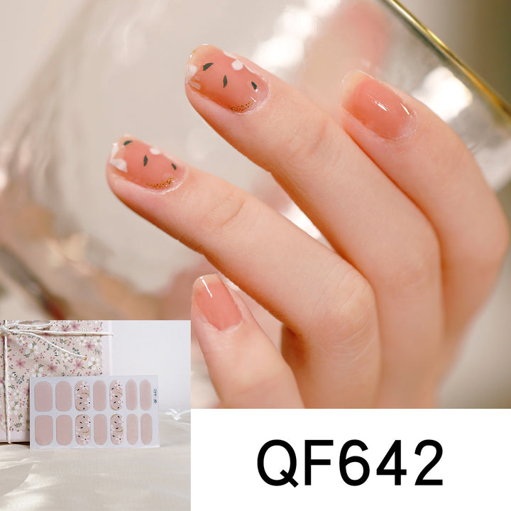 Artificial nail design with heart motif Stornfield