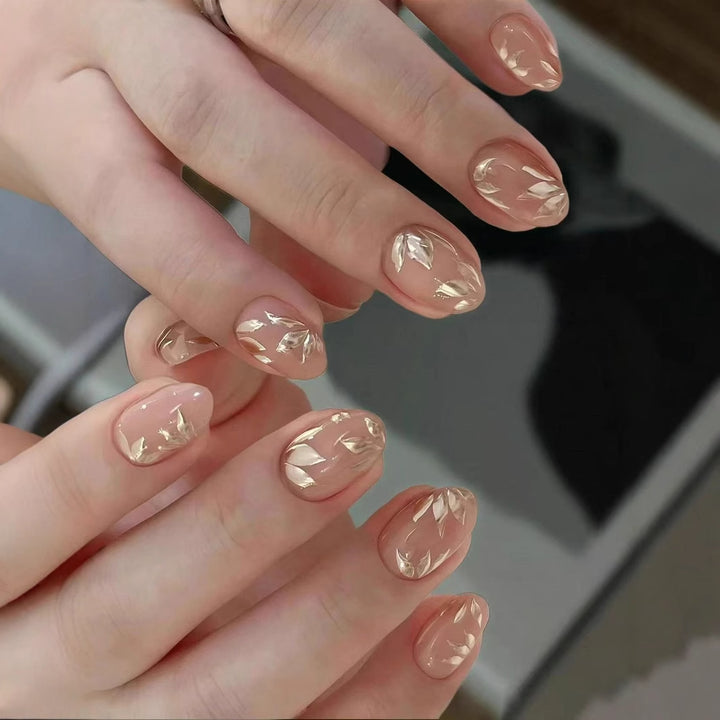 Artificial nail set with elegant leaf design Stornfield