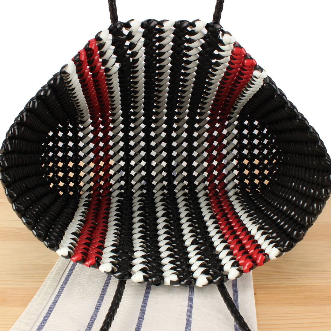 Stylish handbag made of braided material Stornfield