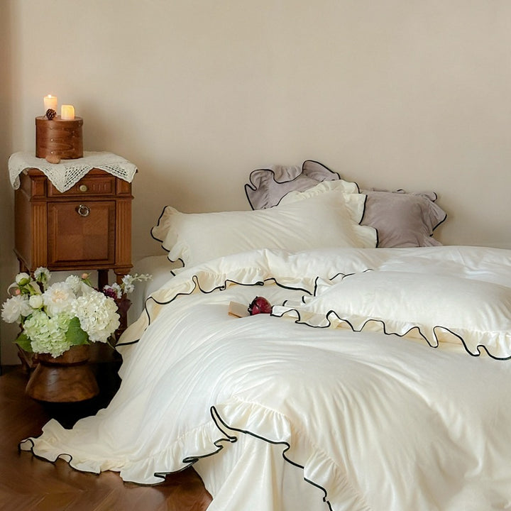 Ruffled Velvet Duvet Cover Set with Contrasting Piped Edge