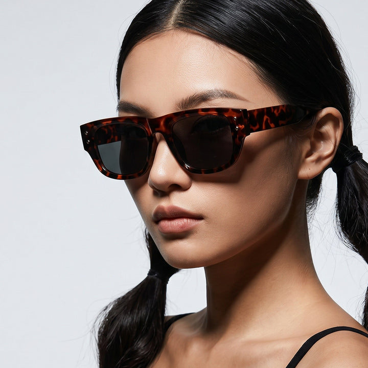 Women's fashionable sunglasses in trendy rectangle design Stornfield