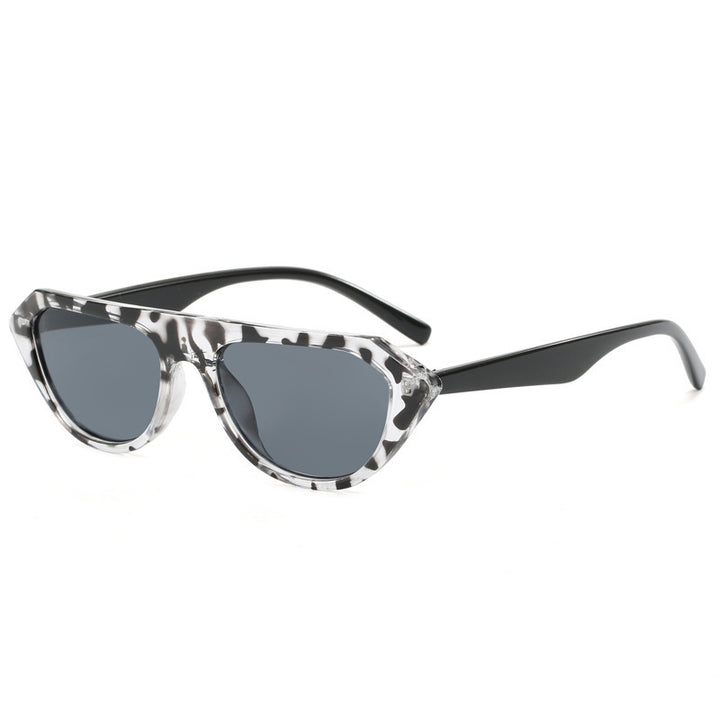 Women's fashionable sunglasses in an eye-catching style mix Stornfield