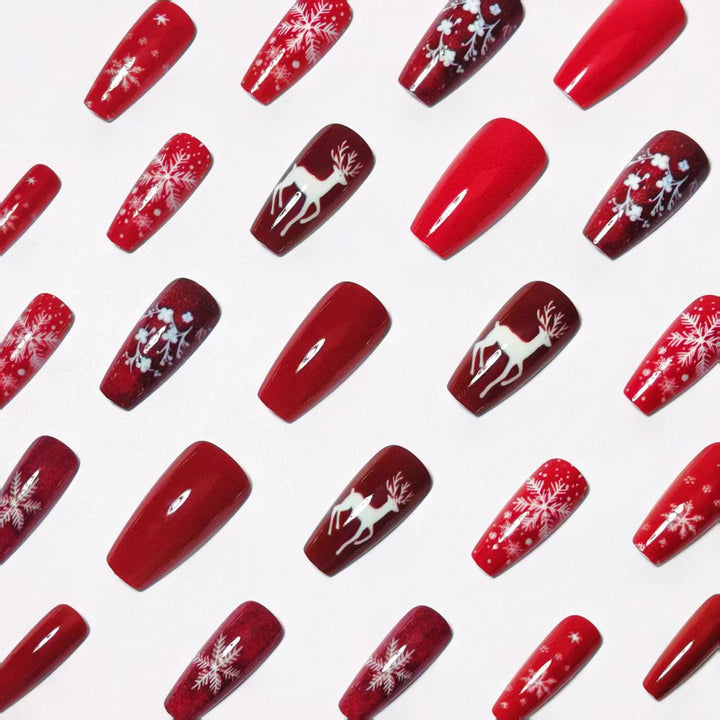 Artificial nails with wintry reindeer design Stornfield