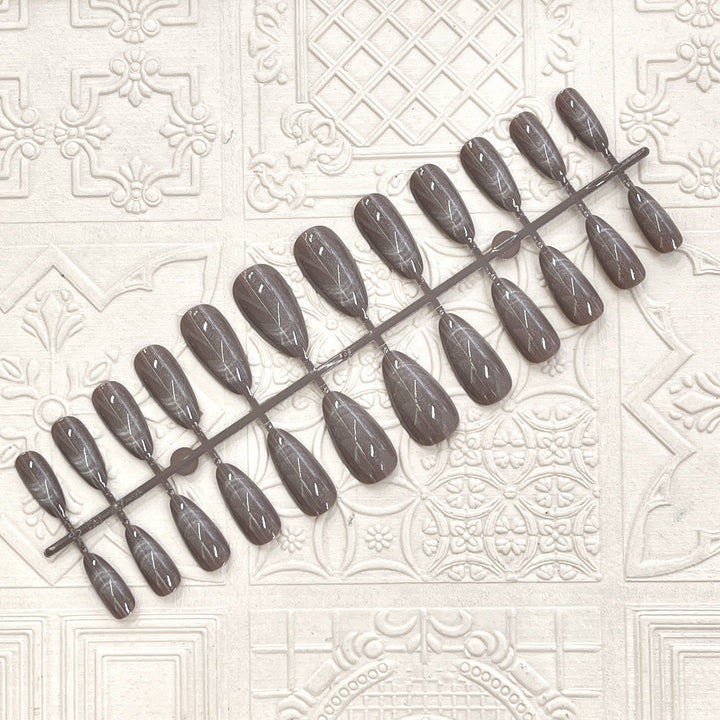 Glossy Elegant Almond-Shaped Press-On Nails Stornfield