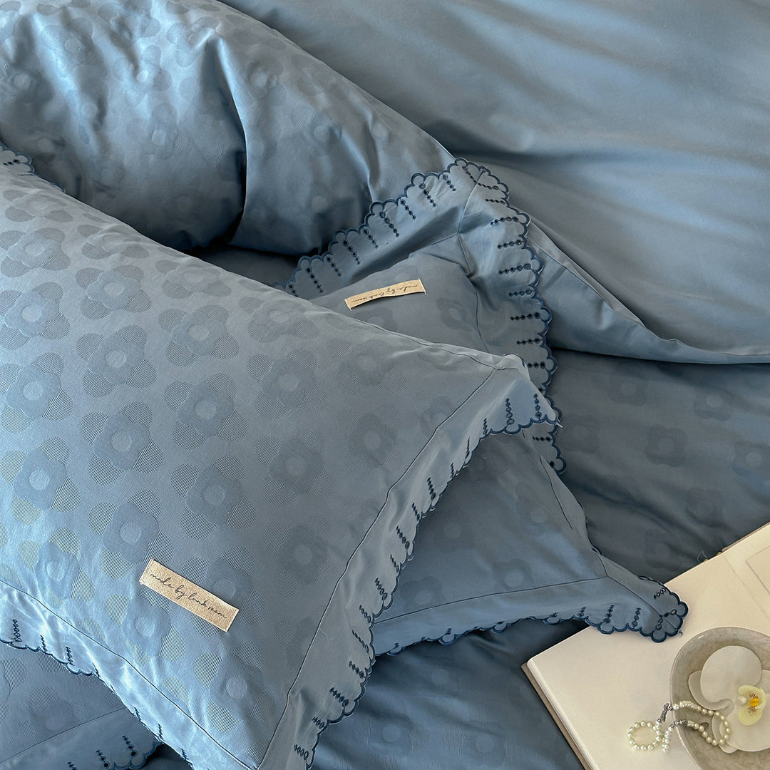 Scalloped Embroidered Jacquard Duvet Cover Set