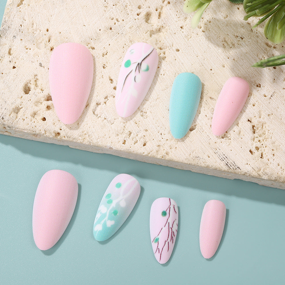 Artificial nails in romantic floral design Stornfield