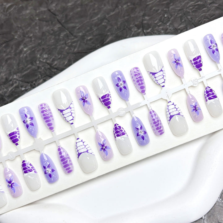 Artistic Floral-Designed Press-On Nail Set 1790745711