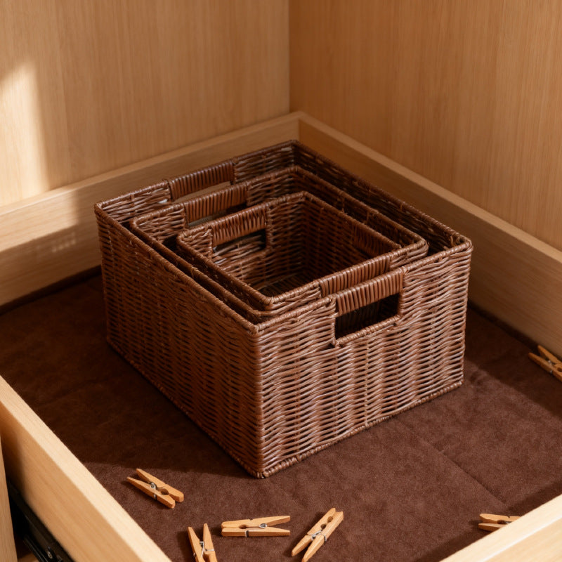 Women storage baskets made of woven material Stornfield