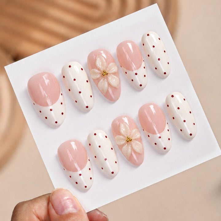 Artificial nail set with elegant flowers and dots Stornfield