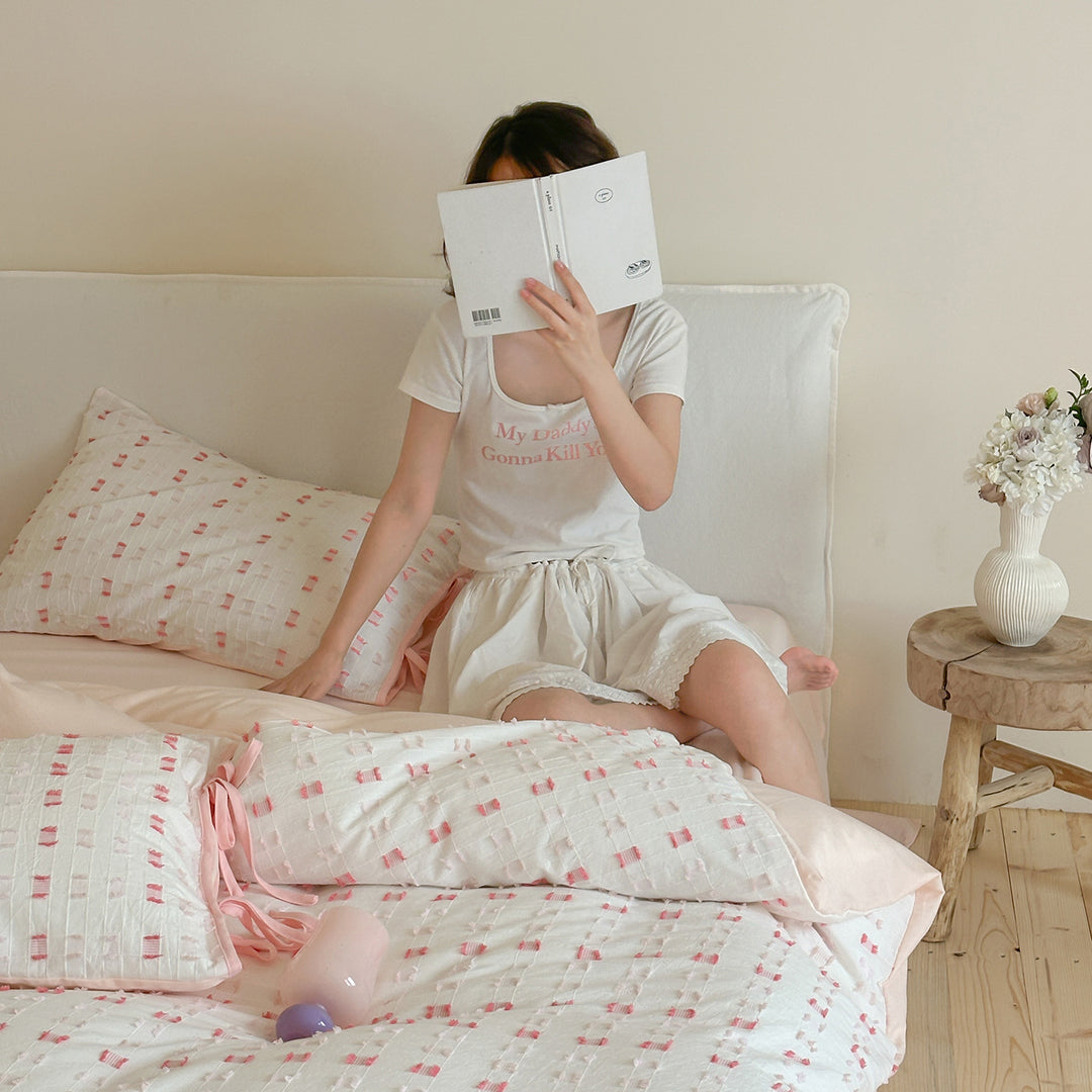 Dezent checked bedding set made of soft cotton percale with a light quilted texture