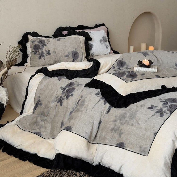 Microfleece bedding set with floral velvet look, frill pillow and extra soft cuddle surface
