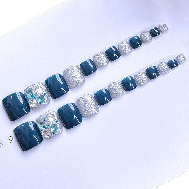 Nail art with glamorous rhinestone accents Stornfield