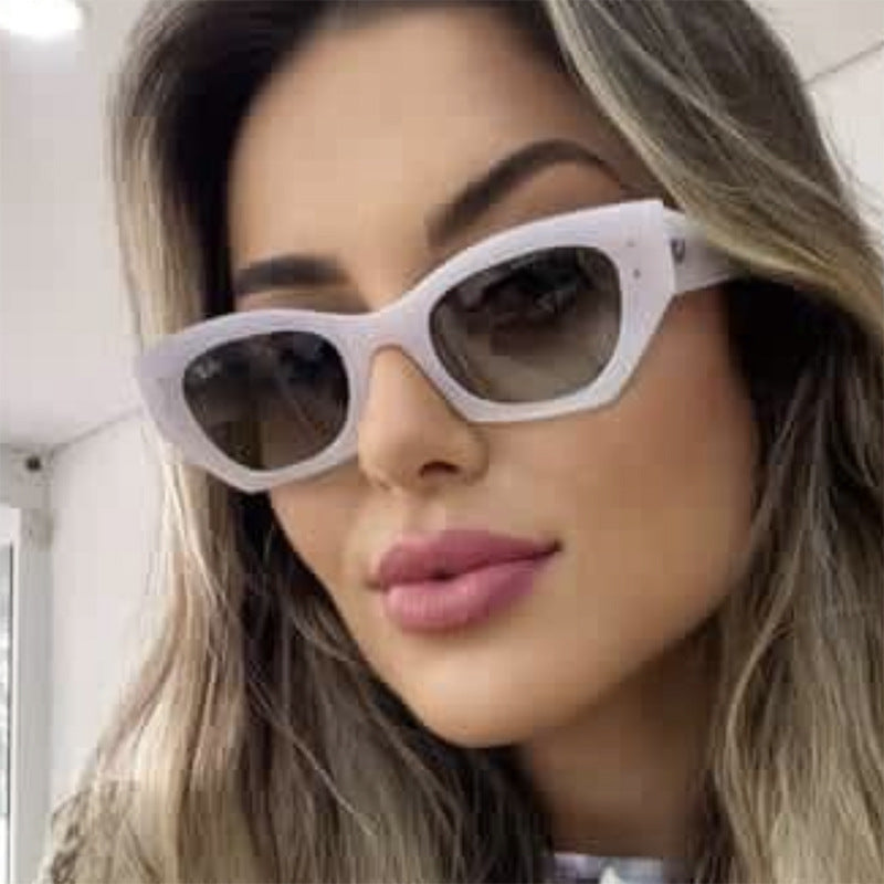 Women's trendy Cat-Eye sunglasses with elegant plastic frame Stornfield