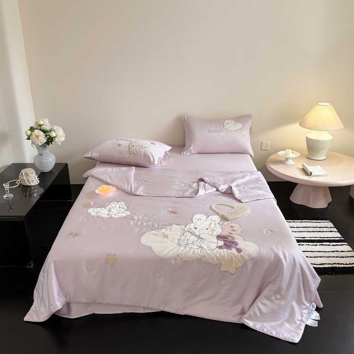 Cotton satin children's bedding set with embroidered cloud and animal appliqués