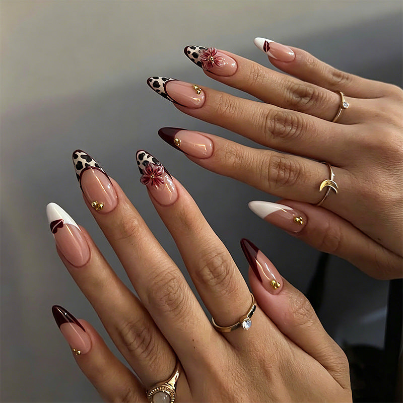 Artful nail set with floral accents Stornfield