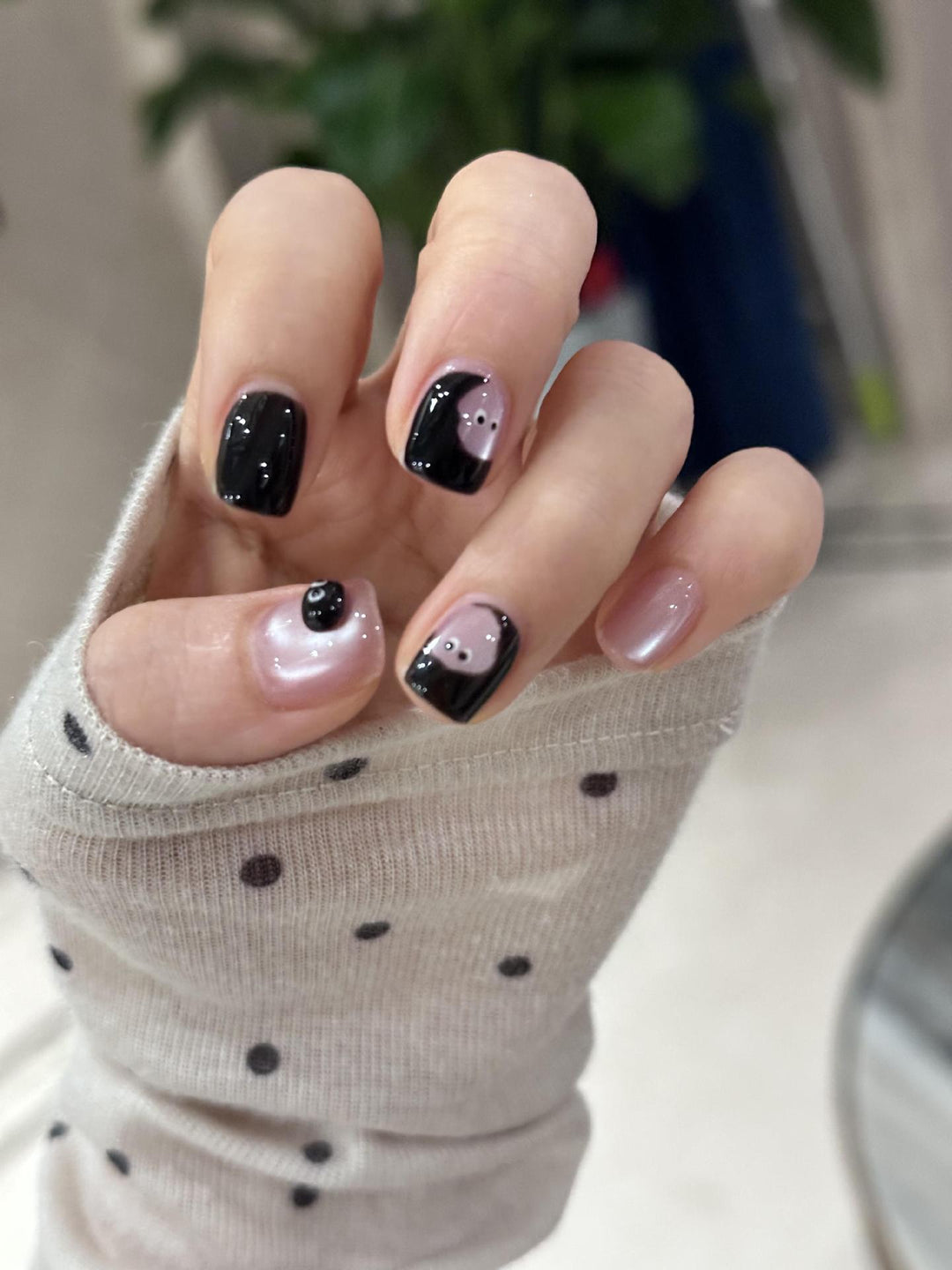 Artificial nails with modern geometric designs Stornfield