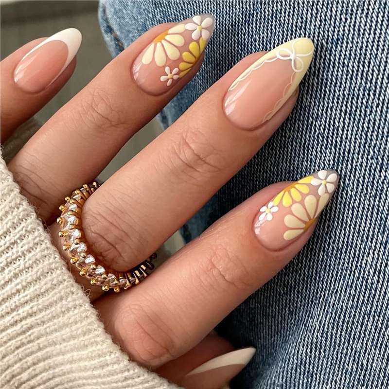 Detailed Floral Press-On Nails Stornfield