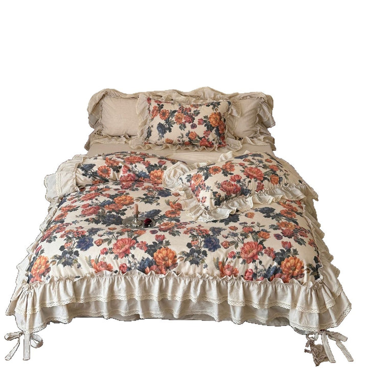 Bedding set in cotton-linen shabby-chic with ruffled bed skirt, crochet lace, and large floral print
