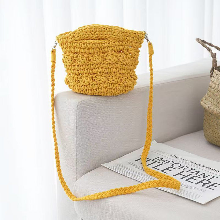 Hand-knotted bag with braided structure Stornfield