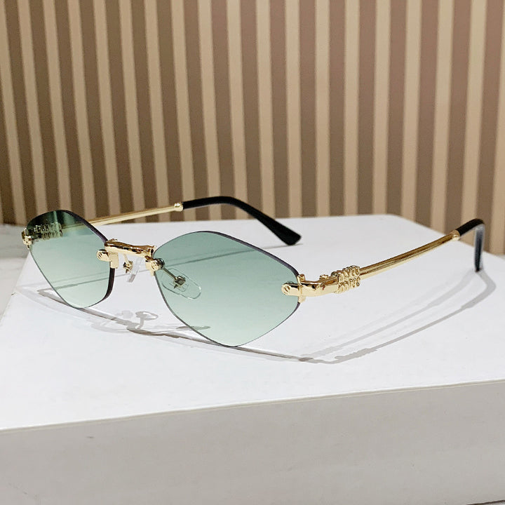 Women's Cat-Eye Sunglasses in Modern Elegance Style Stornfield