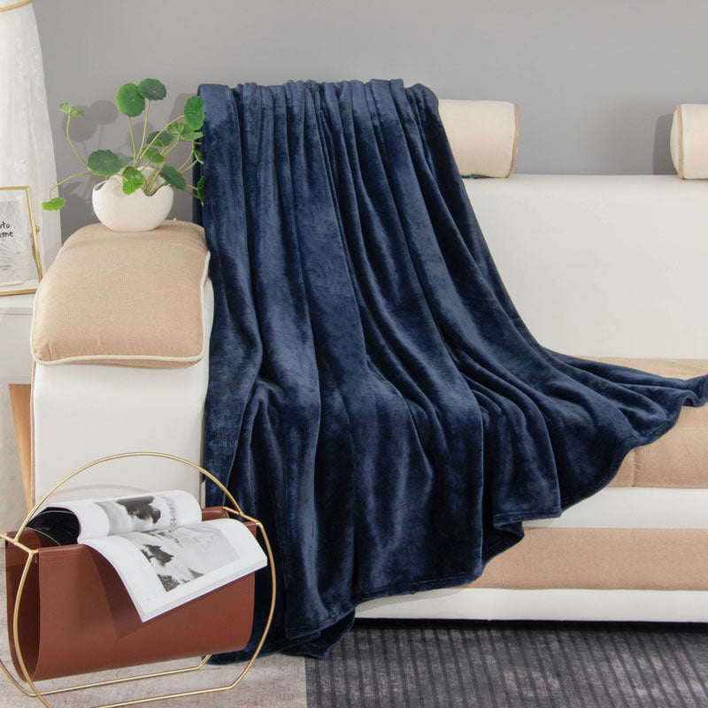 Ladies luxurious fleece blanket with soft texture Stornfield
