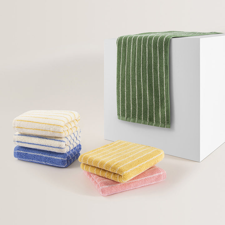 Women's Velour Bath Towel with Striped Design Stornfield