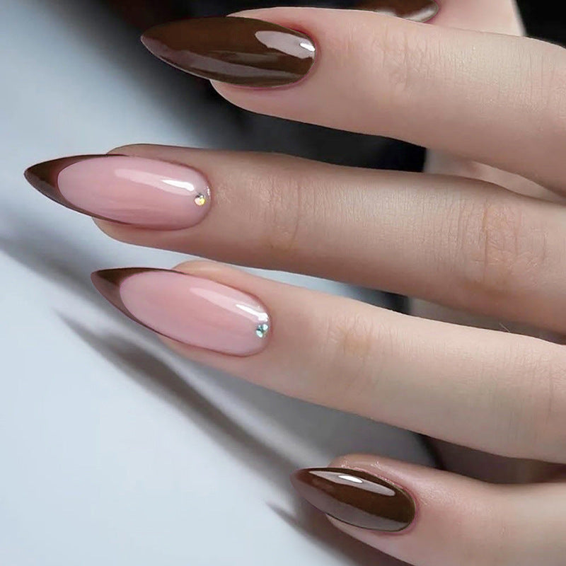 Artificial nail set with glamorous high gloss designs Stornfield