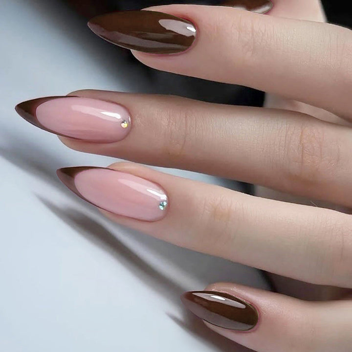 Artificial nail set with glamorous high gloss designs Stornfield