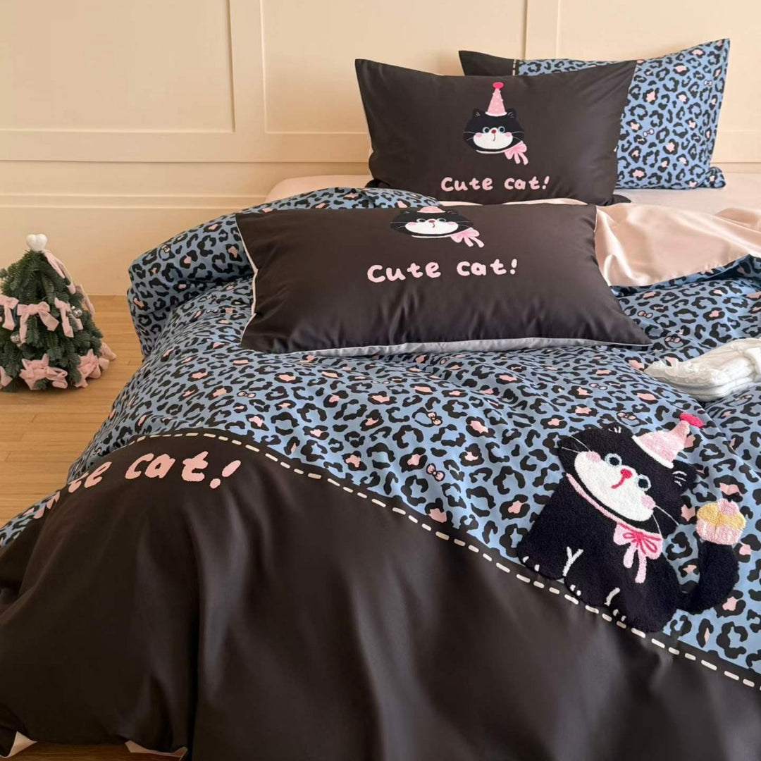 Reversible Cotton-Blend Duvet Cover Set with Embroidered Cute Cat and Leopard Print Panel