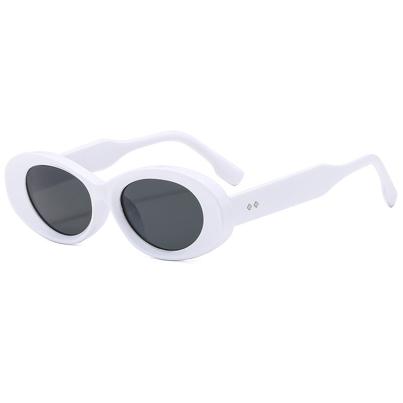 Women Retro-inspired Sunglasses in elegant oval design Stornfield