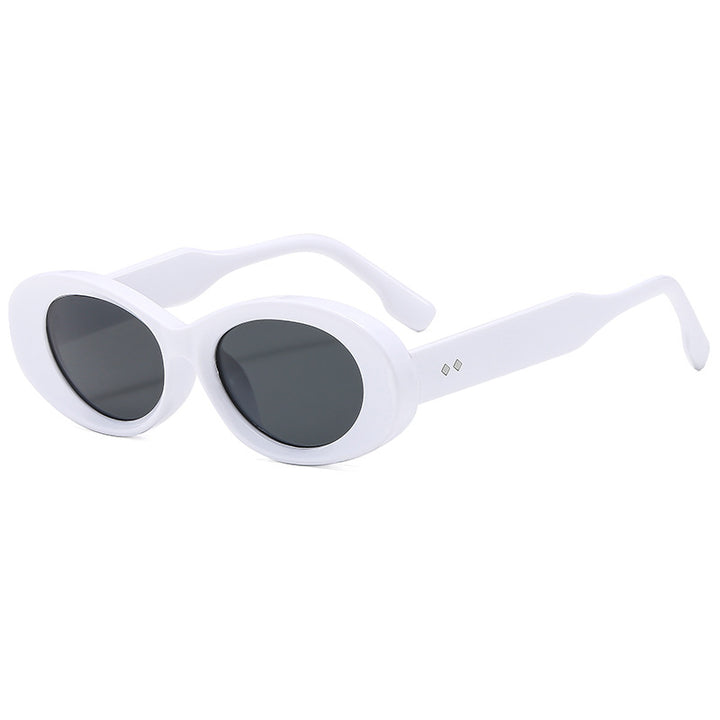 Women Retro-inspired Sunglasses in elegant oval design Stornfield