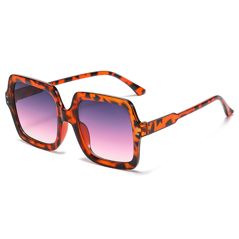 Ladies fashionable square sunglasses with mirrored lenses Stornfield
