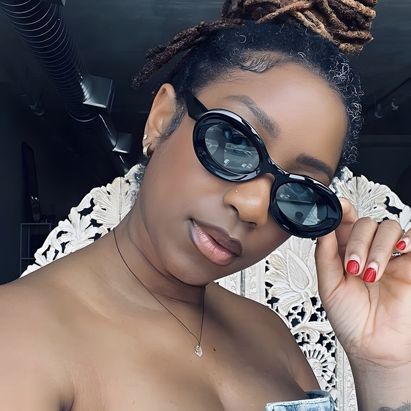 Women's oval sunglasses with modern lenses Stornfield